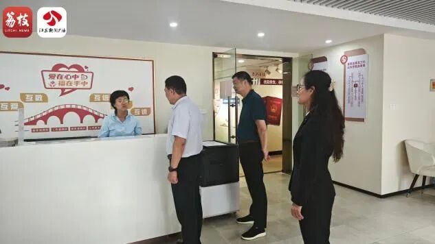 DƬ